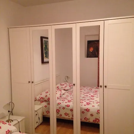 Jakov アパート ポドゥゴラ