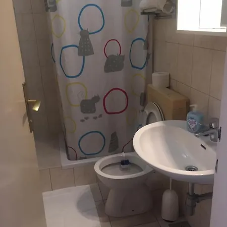 アパート Jakov ポドゥゴラ